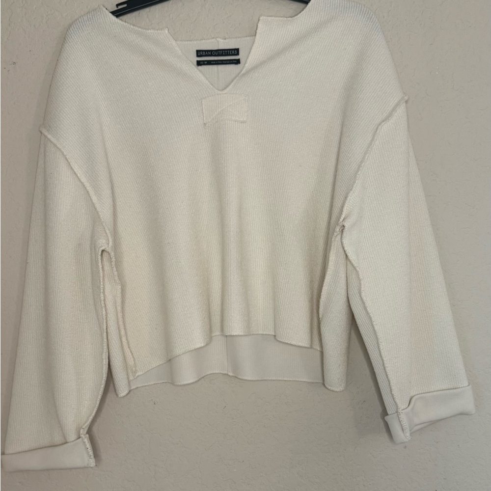 Urban Outfiters Cropped Sweater in beautiful white xs-tp